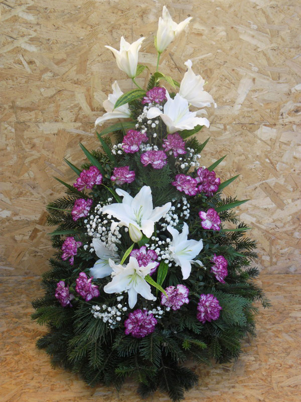 Koszorú - Lila fehér liliomos dekor