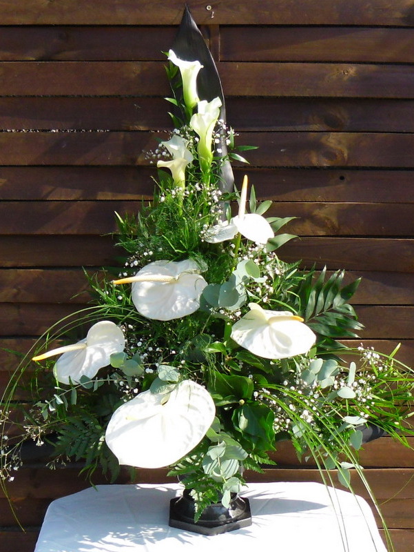 Fehér antóriumos váza koszorú