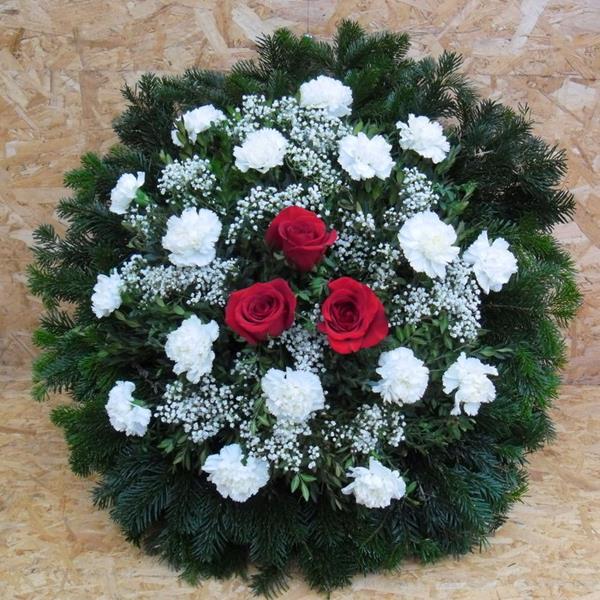 Koszorú - Fehér szegfűs álló vörös rózsa középpel