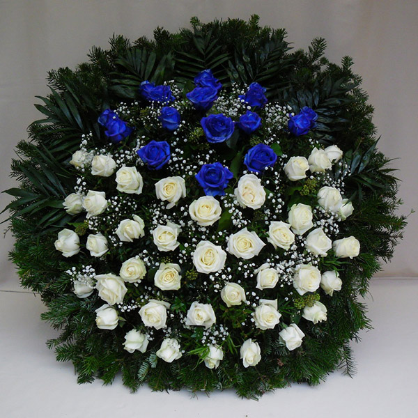 Koszorú - Kék fehér rózsás álló