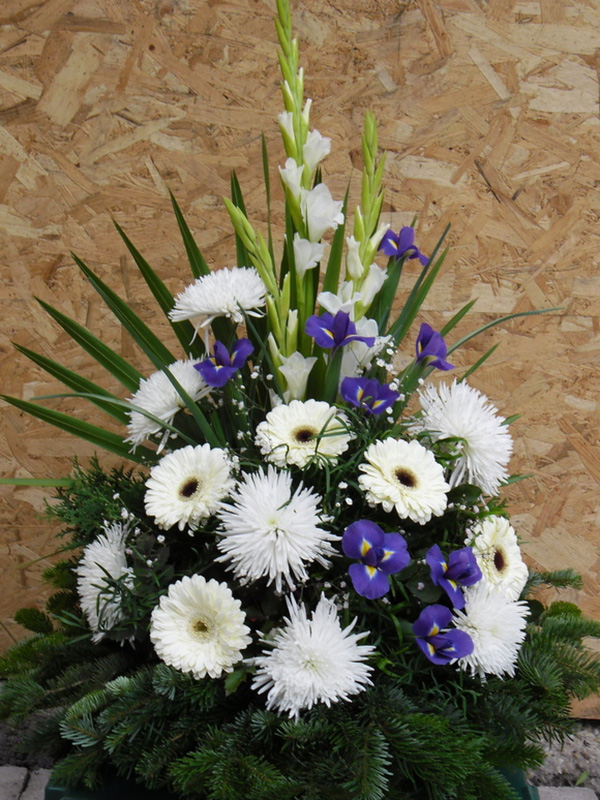 Koszorú - Lila-fehér gerbera és írisz dekor koszorú