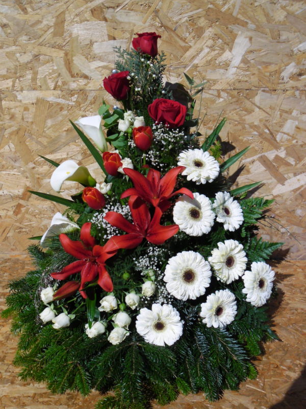 Koszorú - Fehér piros liliomos dekor