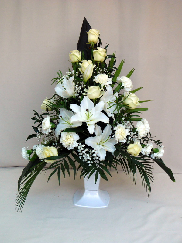 Koszorú - Liliom-rózsa-szegfű fehér váza